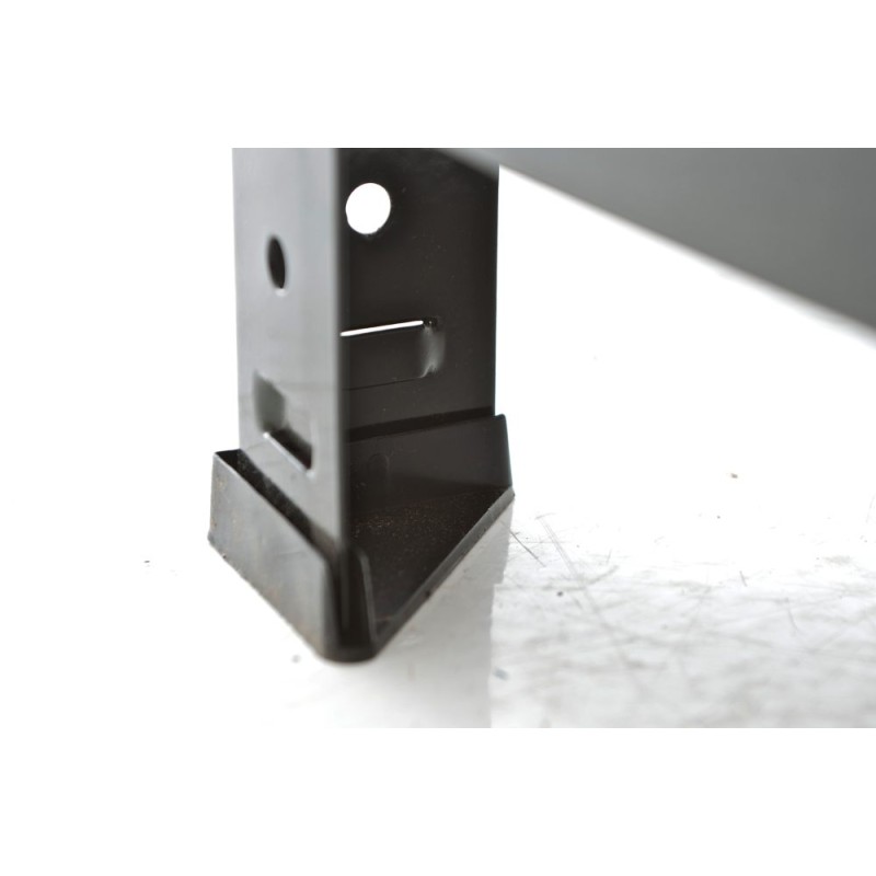 Metallinen säädettävä hyllyjärjestelmä kestävällä rakenteella ja monipuolisilla käyttömahdollisuuksilla