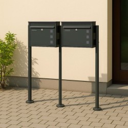 Postilaatikko-setti V12 2 kpl, antrasiitti, 1000 x 150 x 1200 mm, sinkitty teräs, jalustalla