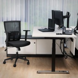 Fromm & Starck toimistotuoli, musta, verkkoselkänoja ja ristiselän tuki, 150 kg