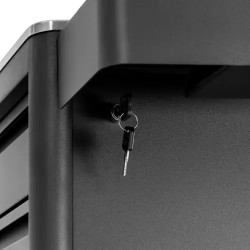 Liikuteltava tatuointityöpiste 4 vetolaatikkoa, 4 pistorasiaa ja 2 USB-porttia