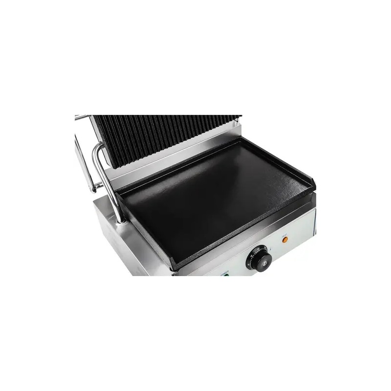 Kontaktigrilli RCKG-2200, 2200 W, uritettu ylälevy ja sileä alalevy