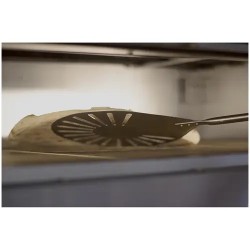 Gi.Metal pizzalapio Ø20 cm, ruostumaton teräs, varsi 75 cm, perforoitu