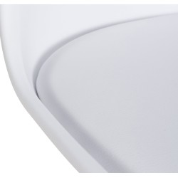 6 kpl ergonominen ruokailutuoli puisella rungolla ja keinonahkaistuimella