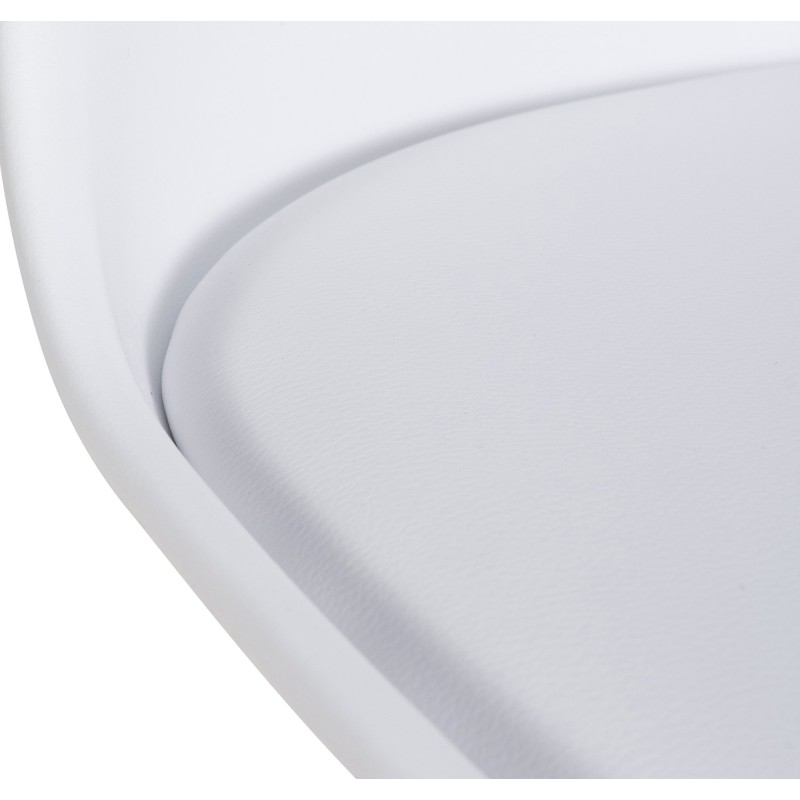 6 kpl ergonominen ruokailutuoli puisella rungolla ja keinonahkaistuimella