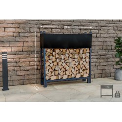 Teräksinen takkapuuteline suojapeitteellä - kestävä ja tilaa säästävä