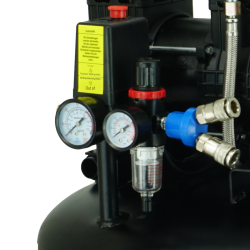 TRUTZHOLM hiljainen pystysuuntainen kompressori 36 l, 900 W, 8 bar, tarvikkeilla