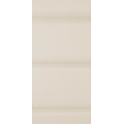 Tyylikäs ruokailuryhmä neljällä tuolilla moderniin sisustukseen