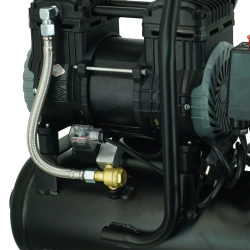 TRUTZHOLM hiljainen Brushless-kompressori 9 l, öljytön, 900 W, 8 bar, tarvikkeet