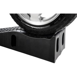 Ajoramppien ja pyöräkiilojen sarja auton huoltoon ja korjaukseen