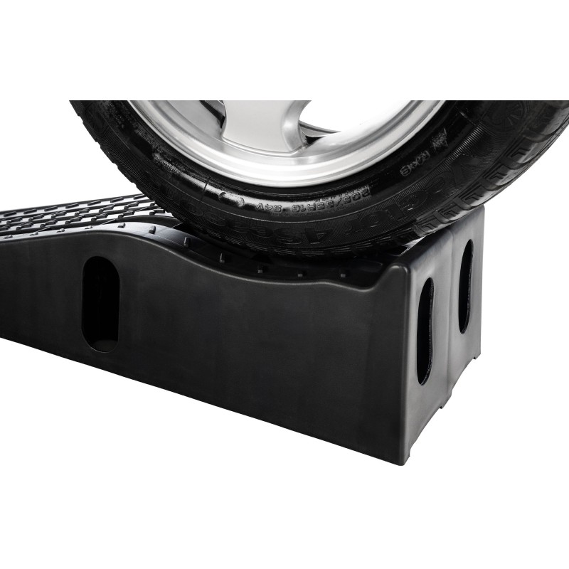 Ajoramppien ja pyöräkiilojen sarja auton huoltoon ja korjaukseen