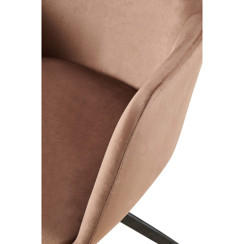 Olema samettinen ruokapöydän tuoli kääntyvällä istuimella