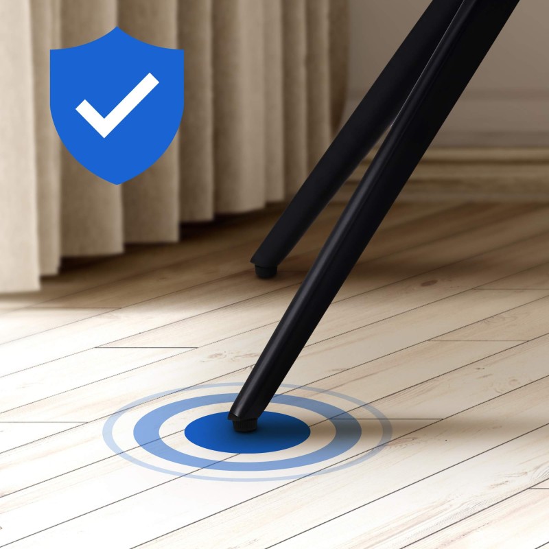 Tyylikäs kääntyvä ruokapöydän tuoli pehmustetulla istuimella ja selkänojalla