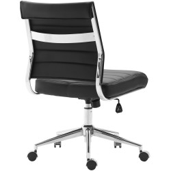 Ergonominen keinonahkainen työtuoli säädettävällä korkeudella ja pyörillä