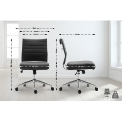 Ergonominen keinonahkainen työtuoli säädettävällä korkeudella ja pyörillä