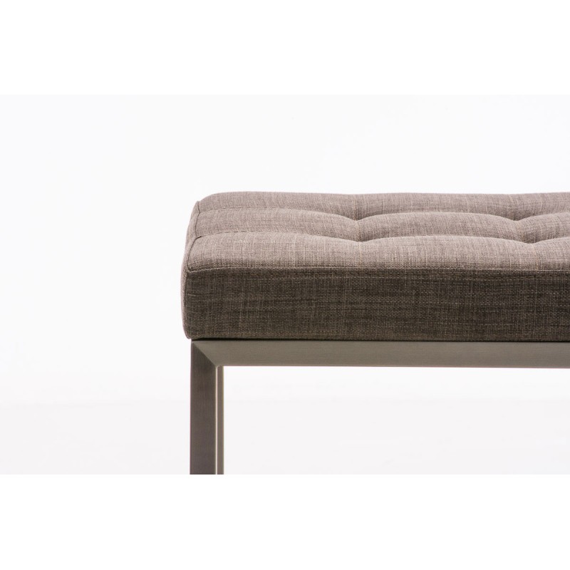 Mukava pehmustettu istuinjakkara ruostumattomalla teräsrungolla monipuoliseen käyttöön