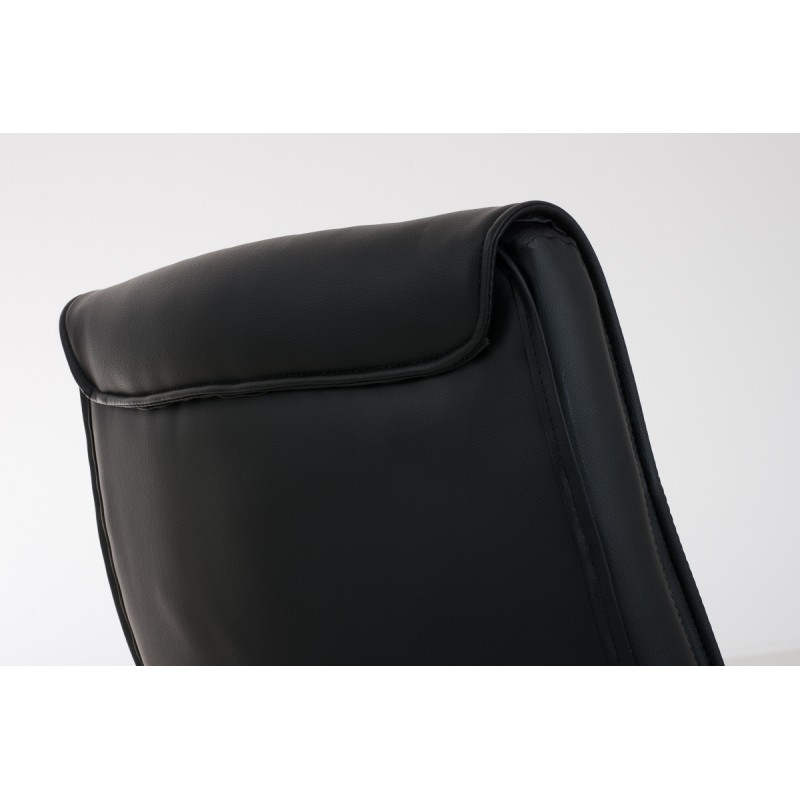 Tyylikäs ergonominen vierailutuoli keinonahalla ja kromatulla rungolla