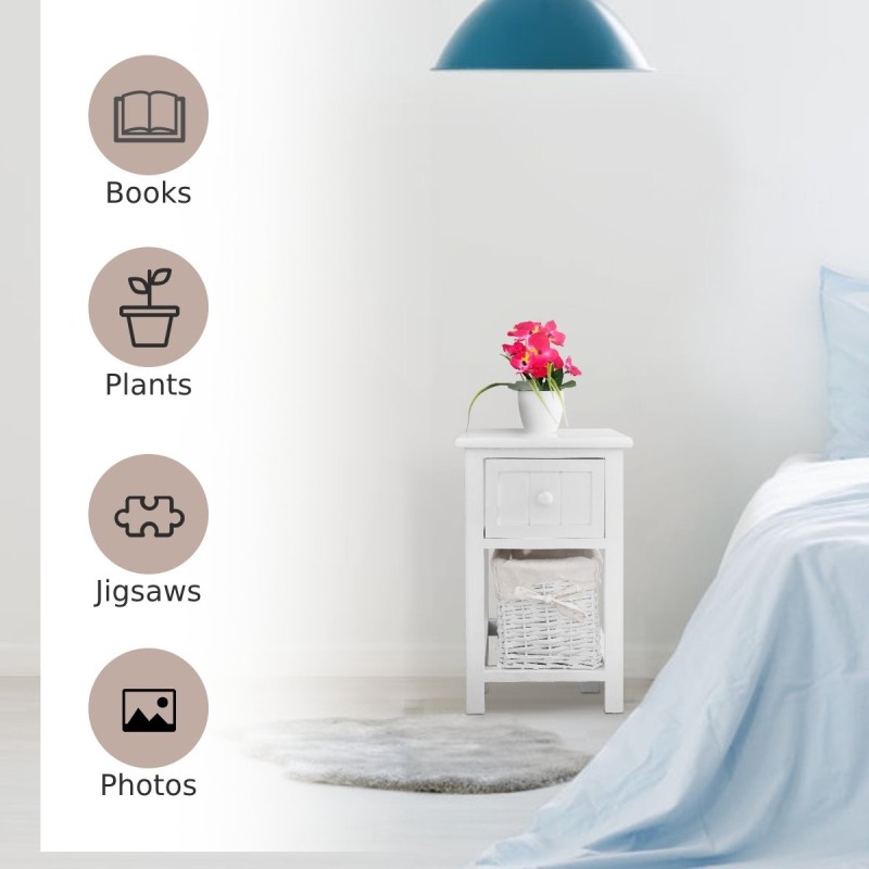 Kaksitasoinen valkoinen puinen yöpöytä korilla ja laatikolla