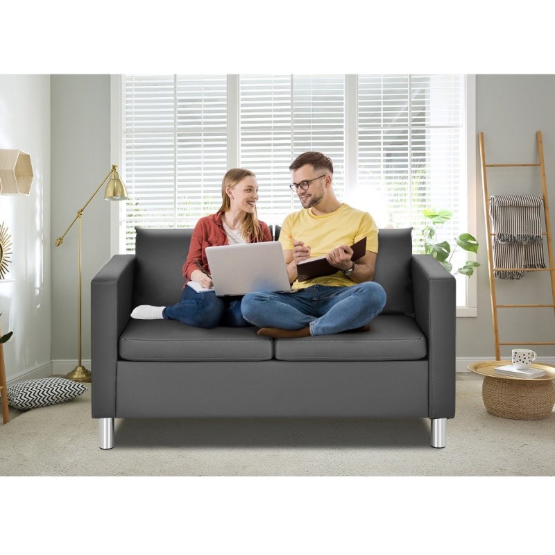 Kaksipaikkainen harmaa PU-nahkainen tub-sohva tyynyillä