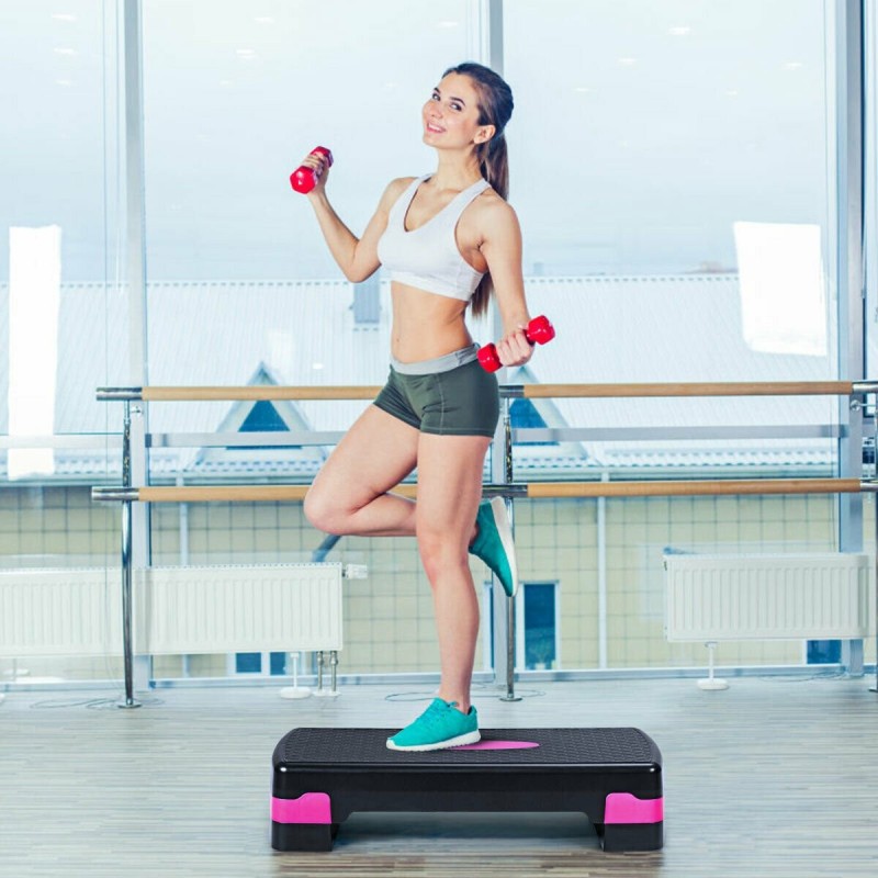 Korkeussäädettävä musta aerobinen stepperi kahdella tasolla