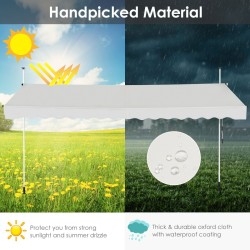 Sisäänvedettävä käsikammella varustettu beige markiisi