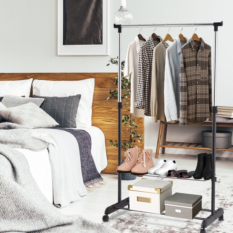 Säädettävä musta vaateteline kenkähyllyllä ja pyörillä