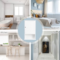 Valkoinen seinäkaappi säädettävillä hyllyillä kylpyhuoneeseen