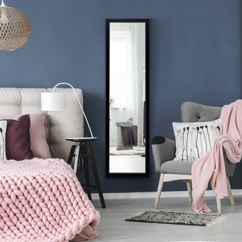 Täyspitkä musta oven päälle ripustettava peili koukuilla