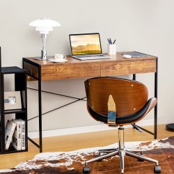 Rustiikkinen ruskea puinen työpöytä kahdella laatikolla