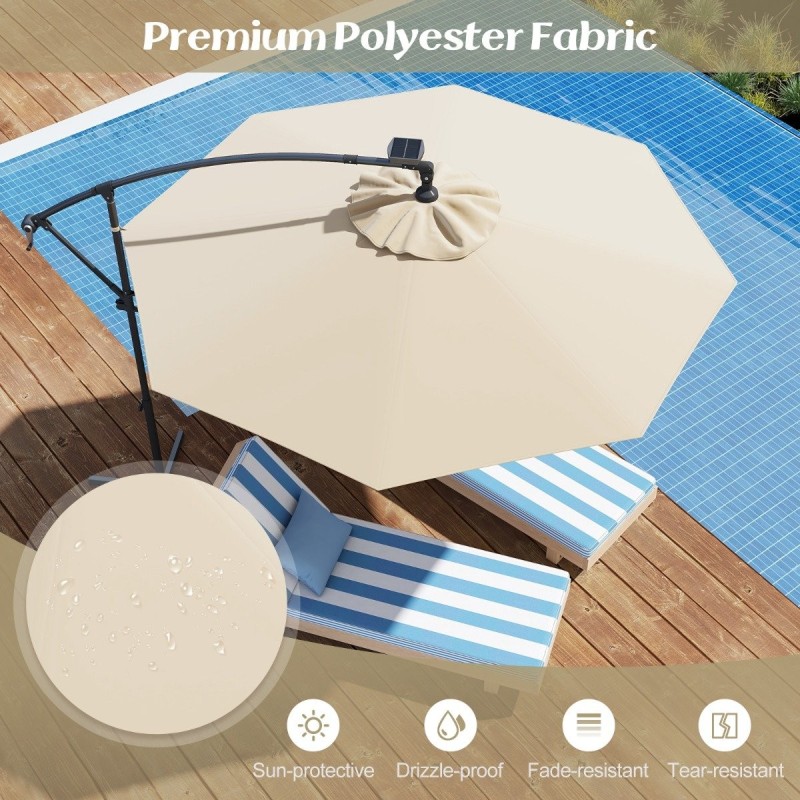 Beige aurinkokäyttöinen LED-riippuvarjo kallistuksella ja 360° käännöllä