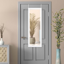 Seinälle asennettava valkoinen korukaappi peilillä ja hyllyillä