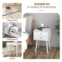 Valkoinen puinen yöpöytä kahdella laatikolla ja kumipuujaloilla