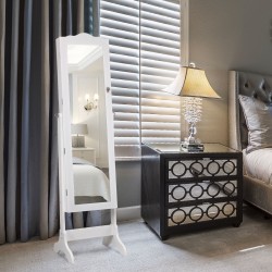 Valkoinen vapaasti seisova korukaappi säädettävällä peilillä ja valoilla