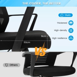 Ergonominen musta työtuoli lannerangan tuella ja keinutoiminnolla