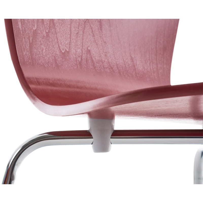 Pinottava vierailutuoli puuistuimella ja krominvärisellä metallijalustalla