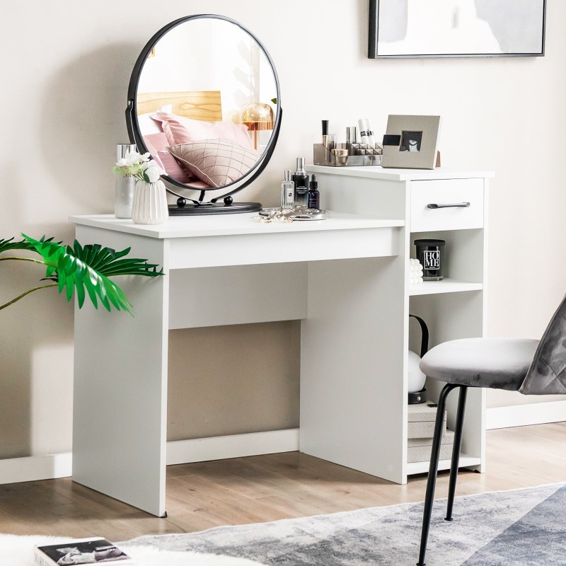 Valkoinen puinen työpöytä vetolaatikolla ja avohyllyillä