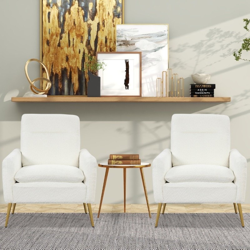 Valkoinen sherpa-nojatuoli kultaisilla metallijaloilla