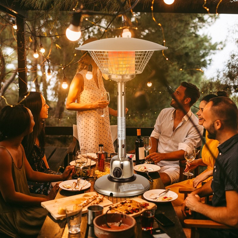 Kannettava hopeanvärinen terassilämmitin 3200 W pöytämalli