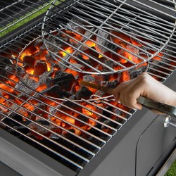 Hiiligrilli taitettavilla sivupöydillä, koukuilla ja pyörillä