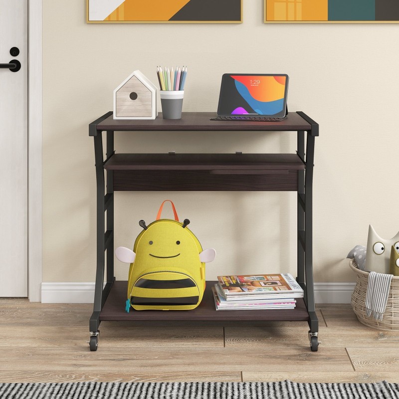 Liikuteltava ruskea tietokonepöytä pyörillä ja näppäimistötasolla