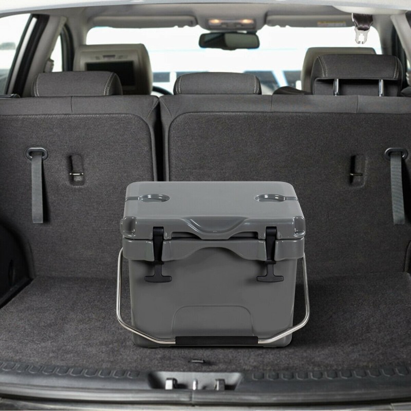 Kompakti harmaa kylmälaukku 15L kahvoilla ja juomatelineillä