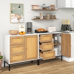 Valkoinen rattan-sivukaappi yhdellä ovella ja kolmella laatikolla