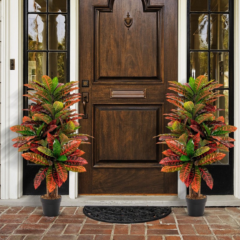 Aidonnäköinen tekokrotonipuu - eläväistä viehätystä tilaan