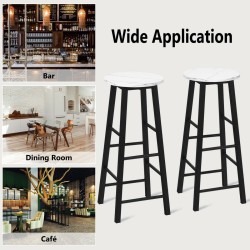 Setti 2 valkoista marmorikuvioista baarijakkaraa jalkatuella