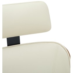 Ergonominen toimistotuoli säädettävällä korkeudella ja niskatuella