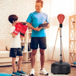 Vapaasti seisova nyrkkeilysäkki hanskoilla ja säädettävällä korkeudella