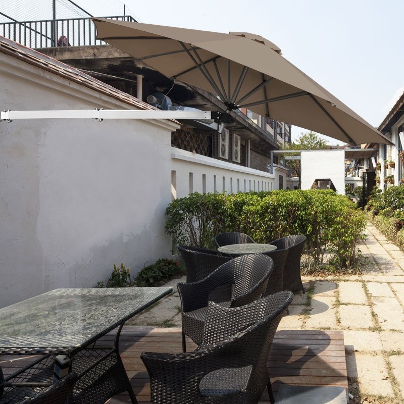 Seinään kiinnitettävä ruskea ulkoaurinkovarjo säädettävällä kulmalla