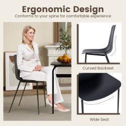 Neljä mustaa metallijalkaista ruokailutuolia ilman käsinojia