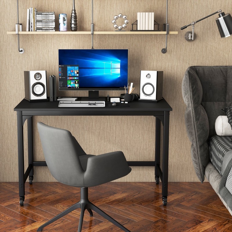 Liikuteltava musta tietokonepöytä hiiliteräsrungolla 120x60 cm