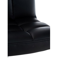 Ergonominen työtuoli pyörillä ja paksulla pehmusteella