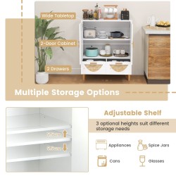 Kaksiosainen valkoinen sivukaappi bambukuvioiduilla ovilla